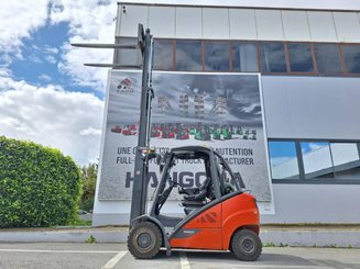 Carretilla contrapesada de 4 ruedas Fenwick H30 T - 02