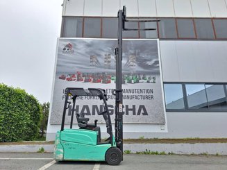 Carretilla contrapesada de 3 ruedas Yale ERP16VT