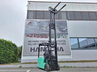 Carretilla contrapesada de 3 ruedas Yale ERP16VT - 5