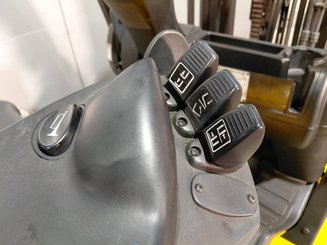 Carretilla contrapesada de 4 ruedas Yale gdp16vx