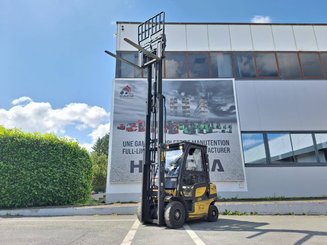 Carretilla contrapesada de 4 ruedas Yale GDP25VX