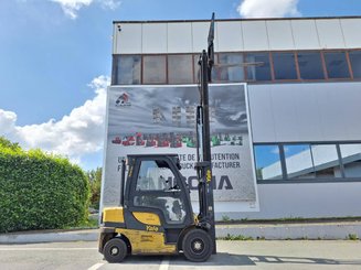 Carretilla contrapesada de 4 ruedas Yale GDP25VX
