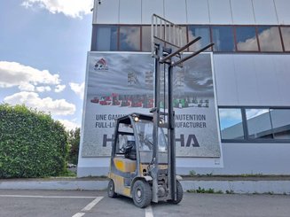 Carretilla contrapesada de 4 ruedas Yale GDP18VX - 5