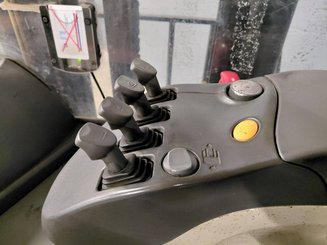 Carretilla retráctil Crown ESR 5260