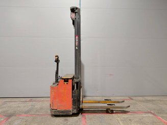 Apilador con conductor acompañante STILL EGV14