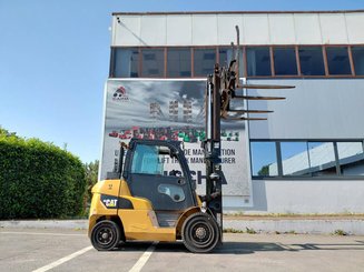 Carretilla contrapesada de 4 ruedas Caterpillar DP40N - 9