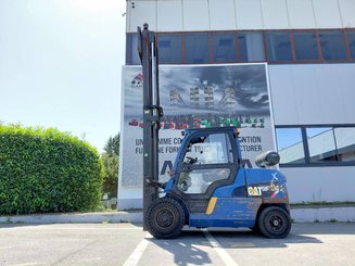 Carretilla contrapesada de 4 ruedas Caterpillar GP50NTD - 4