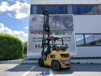 Carretilla contrapesada de 4 ruedas Caterpillar GP30N