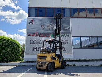 Carretilla contrapesada de 4 ruedas Caterpillar GP30N