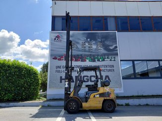 Carretilla contrapesada de 4 ruedas Caterpillar GP30N