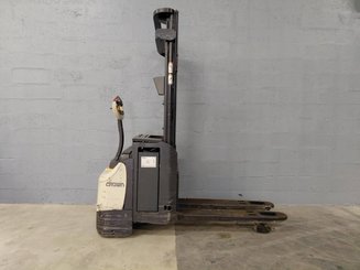 Apilador con conductor acompañante Crown ESI4000-12 - 6