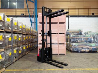 Apilador con conductor acompañante Hangcha CDD12-AMC2-L