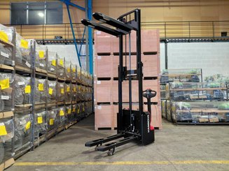 Apilador con conductor acompañante Hangcha CDD12-AMC2-L