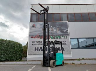 Carretilla contrapesada de 4 ruedas Hyster J2.50XM