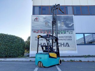 Carretilla contrapesada de 3 ruedas Yale ERP18VTL