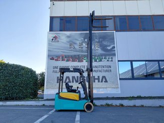 Carretilla contrapesada de 3 ruedas Yale ERP18VTL