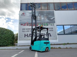 Carretilla contrapesada de 3 ruedas Hyster J160XNT