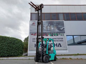 Carretilla contrapesada de 4 ruedas Yale GDP25VX