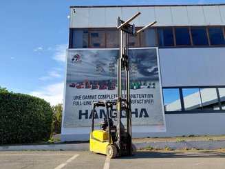 Carretilla contrapesada de 3 ruedas Yale ERP18VTL
