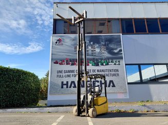 Carretilla contrapesada de 3 ruedas Yale ERP18VTL