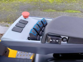 Carretilla contrapesada de 4 ruedas Hangcha XE18i (CPD18-XEY2HA-SI)  - 4