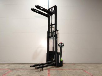 Apilador con conductor acompañante Hangcha CDD12-AMC2-Li