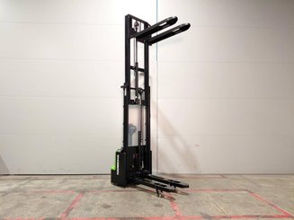 Apilador con conductor acompañante Hangcha CDD12-AMC2-Li