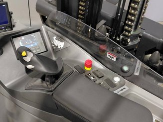 Carretilla retráctil multidireccional Mitsubishi RBM25 N3