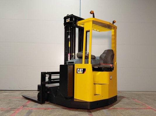 Carretilla retráctil multidireccional Caterpillar NRM20K - 1