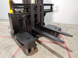 Carretilla retráctil multidireccional Caterpillar NRM20K - 11