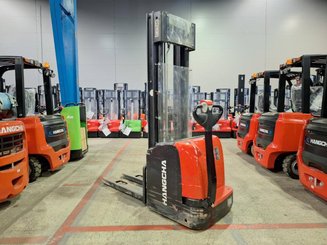 Apilador con conductor acompañante Hangcha CDD20-AC1