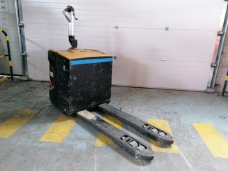 Transpaleta con conductor acompañante Caterpillar NPP20N2R - 6