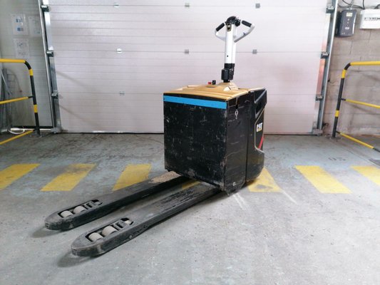 Transpaleta con conductor acompañante Caterpillar NPP20N2R - 1