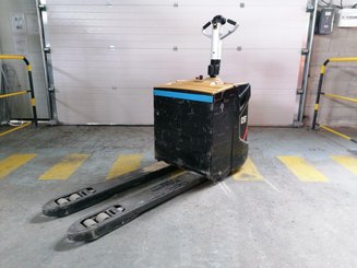 Transpaleta con conductor acompañante Caterpillar NPP20N2R - 1