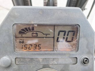 Carretilla contrapesada de 4 ruedas Caterpillar EC25N