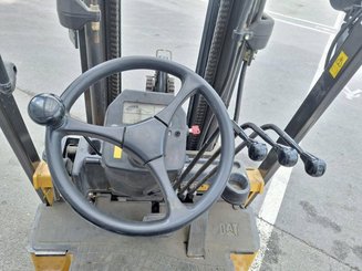 Carretilla contrapesada de 4 ruedas Caterpillar EC25N