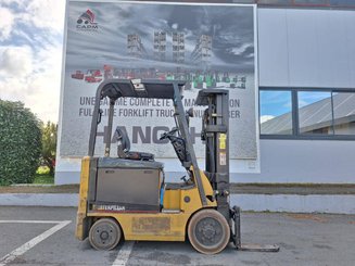 Carretilla contrapesada de 4 ruedas Caterpillar EC25N