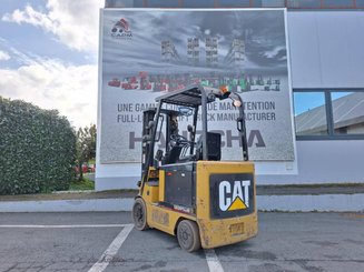 Carretilla contrapesada de 4 ruedas Caterpillar EC25N