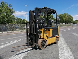 Carretilla contrapesada de 4 ruedas Caterpillar EC25N - 1