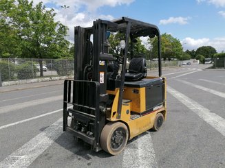 Carretilla contrapesada de 4 ruedas Caterpillar EC25N