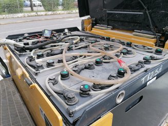 Carretilla contrapesada de 4 ruedas Caterpillar EC25N