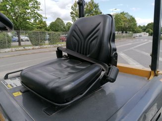 Carretilla contrapesada de 4 ruedas Caterpillar EC25N