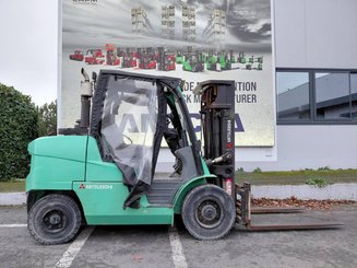 Carretilla contrapesada de 4 ruedas Mitsubishi FD50N