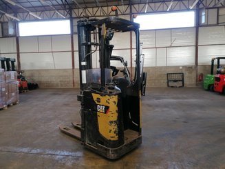 Apilador con plataforma Caterpillar NSR20N