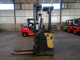 Apilador con plataforma Caterpillar NSR20N