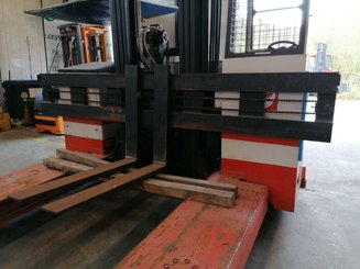 Carretilla multidireccional carga lateral Combilift ESA30