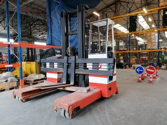 Carretilla multidireccional carga lateral Combilift ESA30