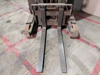 Carretilla retráctil BT RRE 160 - 8