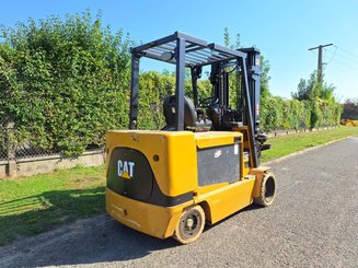 Carretilla contrapesada de 4 ruedas Caterpillar EC55N