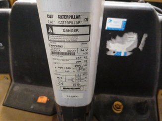 Transpaleta con conductor acompañante Caterpillar NPP20N2